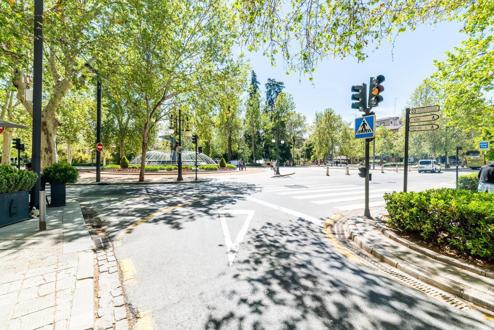 Encantador Piso Pleno Centro A Pie De Semana Santa Y Cerca De La Alhambra Granada Dış mekan fotoğraf